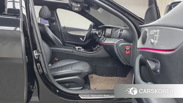 Mercedes-Benz E-Class W213 2020 Черный из Кореи, фото 2