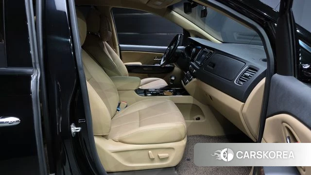 Kia The New Carnival 2019 Черный из Кореи, фото 2