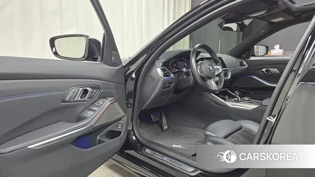 BMW 3 Series (G20) 2021 Черный из Кореи, фото 2