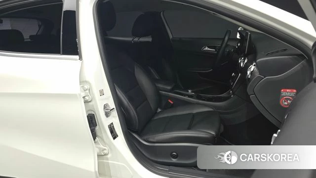 Mercedes-Benz GLA-Class X156 2019 Белый из Кореи, фото 2