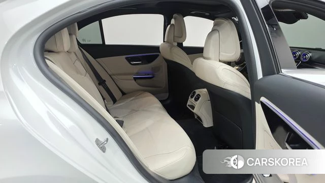 Mercedes-Benz C-Class W206 2025 Белый из Кореи, фото 2