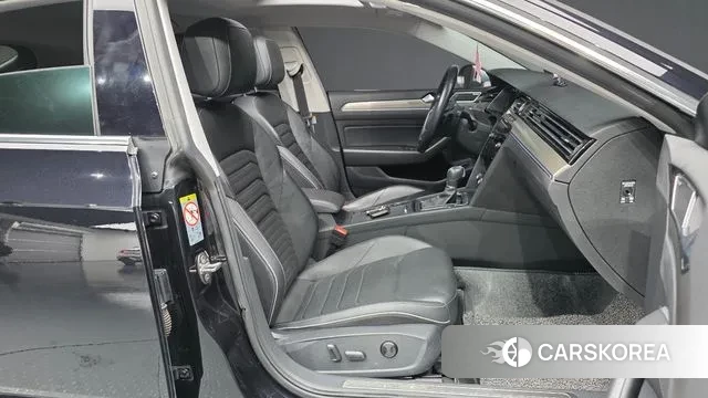 Volkswagen Arteon 2019 Черный из Кореи, фото 2