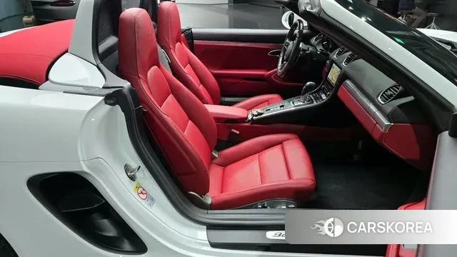 Porsche 718 Boxster 2024 Белый из Кореи, фото 2