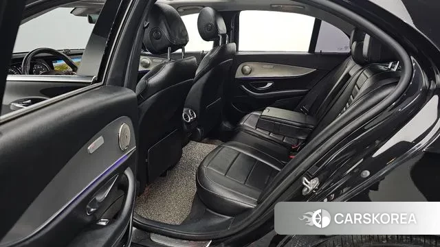 Mercedes-Benz E-Class W213 2018 Черный из Кореи, фото 2