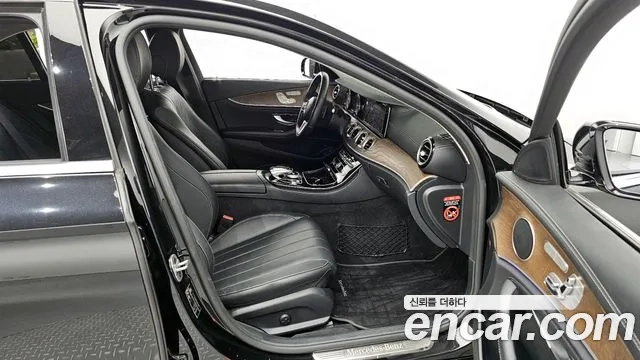 Mercedes-Benz E-Class W213 2019 Черный из Кореи, фото 2