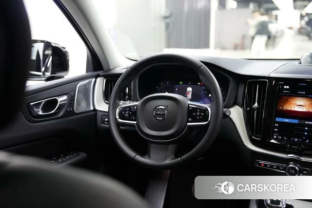 Volvo XC60 2022 Черный из Китая, фото 2