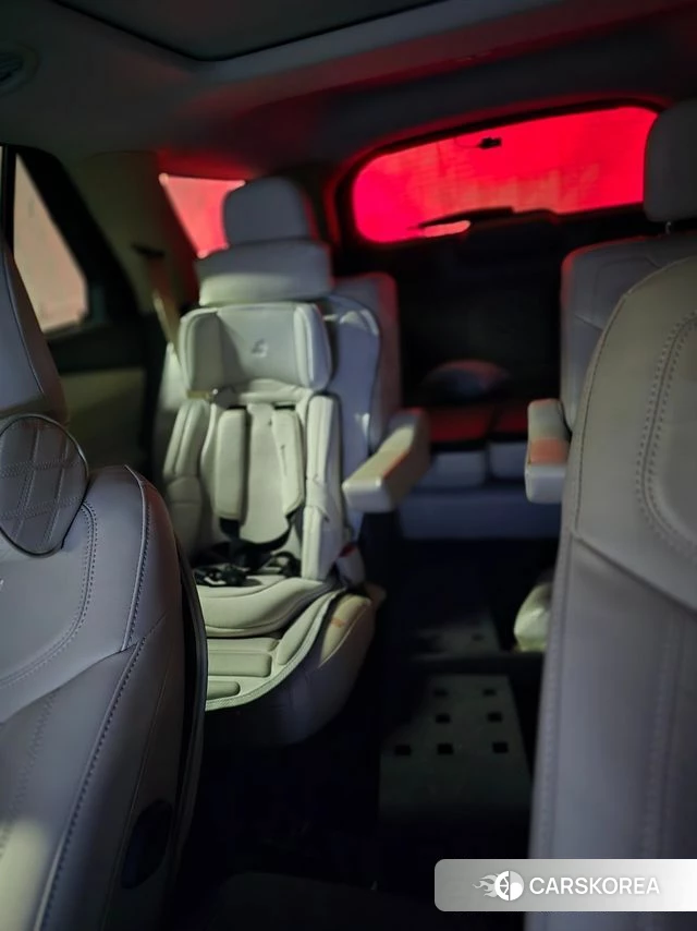 Ford Explorer 6th Generation 2021 Белый из Кореи, фото 2