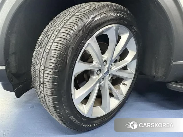 Ford Explorer 6th Generation 2022 Белый из Кореи, фото 2