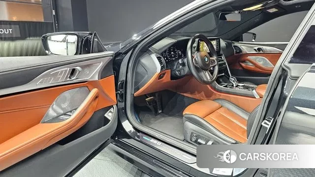 BMW 8 Series (G15) 2022 Черный из Кореи, фото 2