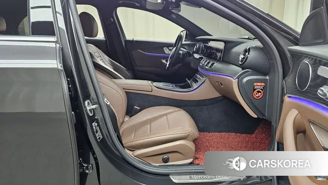 Mercedes-Benz E-Class W213 2022 Серый из Кореи, фото 2