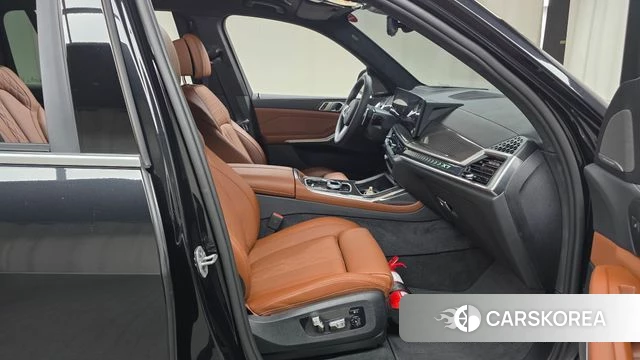 BMW X7 (G07) 2025 Черный из Кореи, фото 2