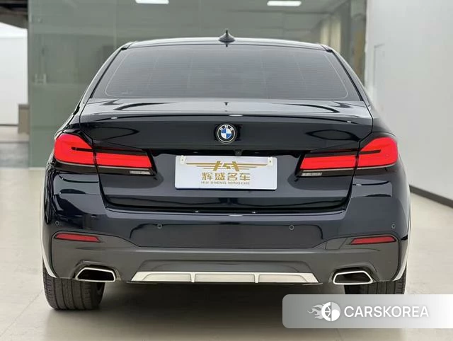 BMW 5 series 2023 Черный из Китая, фото 2
