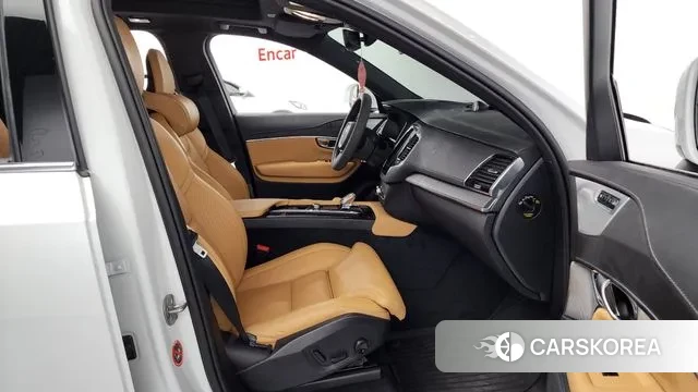 Volvo XC90 second Generation 2025 Белый из Кореи, фото 2