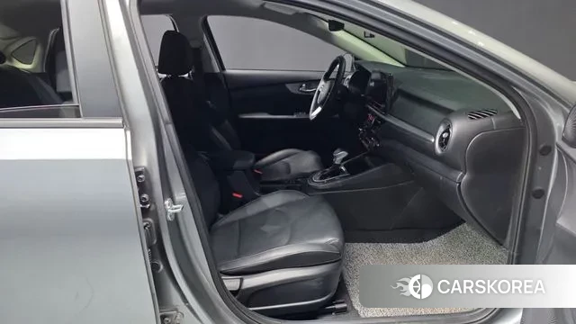 Kia The New K3 2nd generation 2022 Серебристо-серый из Кореи, фото 2