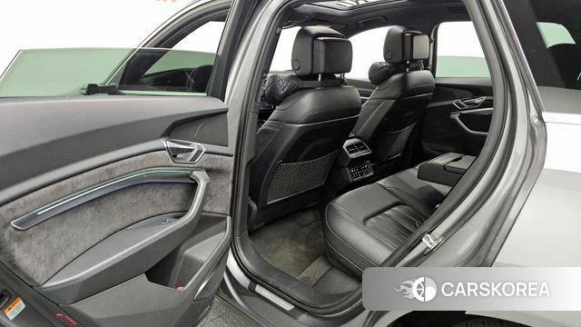 Audi e-Tron 2020 Серый из Кореи, фото 2