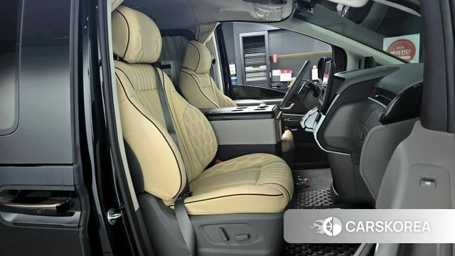 Hyundai Staria 2022 Черный из Кореи, фото 2