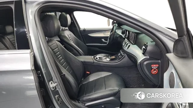 Mercedes-Benz E-Class W213 2020 Серый из Кореи, фото 2