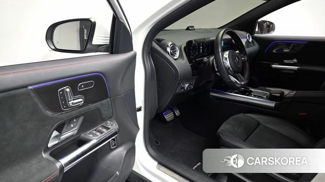 Mercedes-Benz GLA - Class H247 2022 Белый из Кореи, фото 2