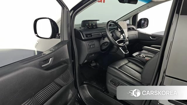 Hyundai Staria 2024 Черный из Кореи, фото 2