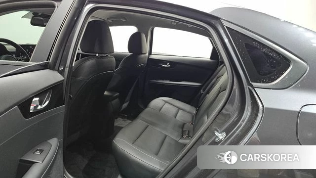 Kia The New K3 2nd generation 2023 Серый из Кореи, фото 2