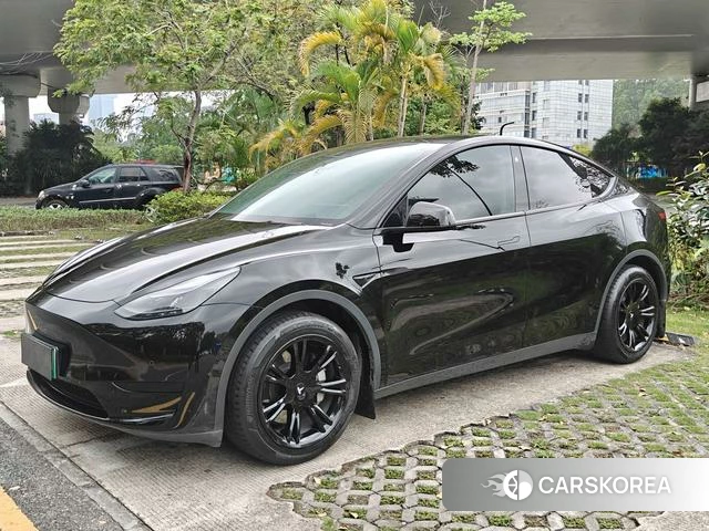 Tesla Model Y 2023 Черный из Китая, фото 2