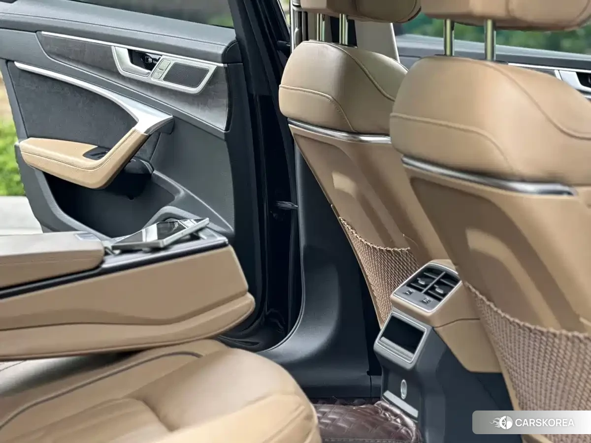 Audi A6L 2020 Черный из Китая, фото 2