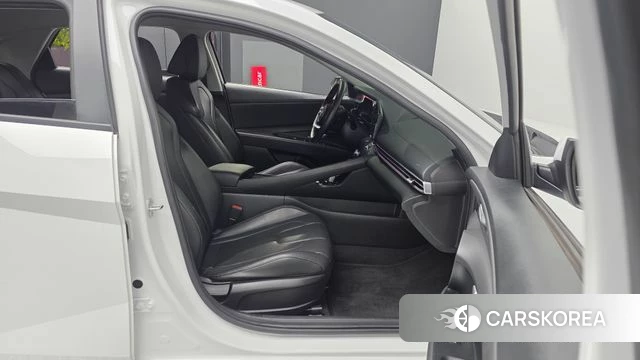 Hyundai The New Avante (CN7) 2023 Белый из Кореи, фото 2