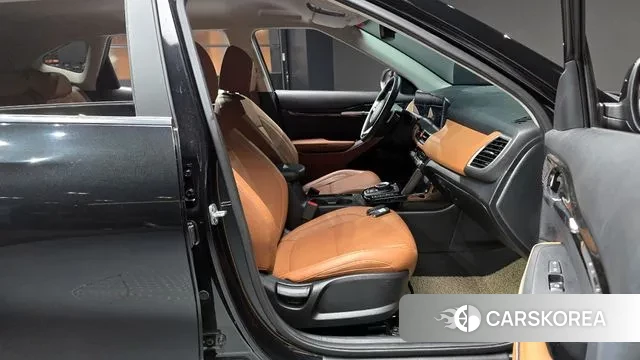 Kia The New Seltos 2023 Черный из Кореи, фото 2