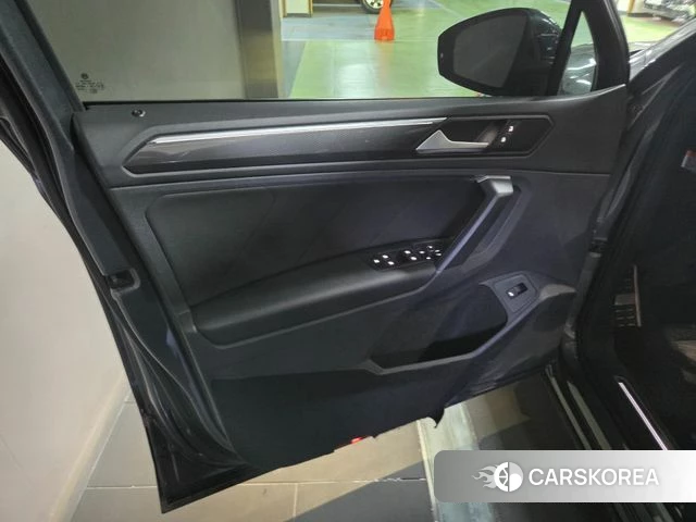 Volkswagen Tiguan second Generation 2020 Серый из Кореи, фото 2