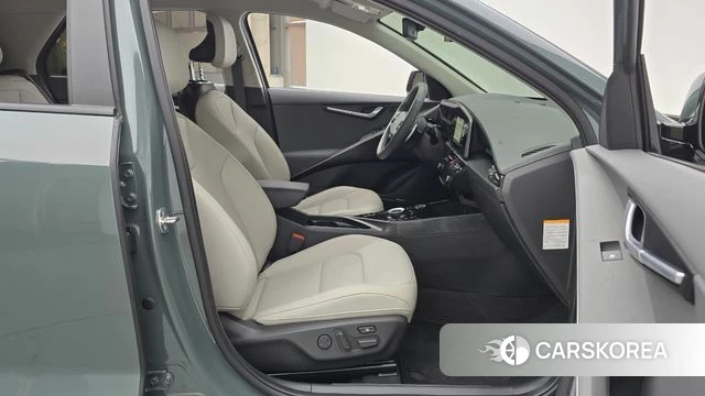 Kia Di Ol Nu Niro 2023 Темно-зеленый из Кореи, фото 2