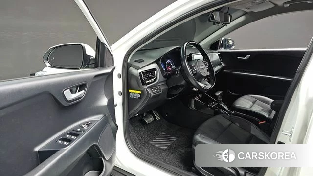 Kia Stonic 2019 Белый из Кореи, фото 2