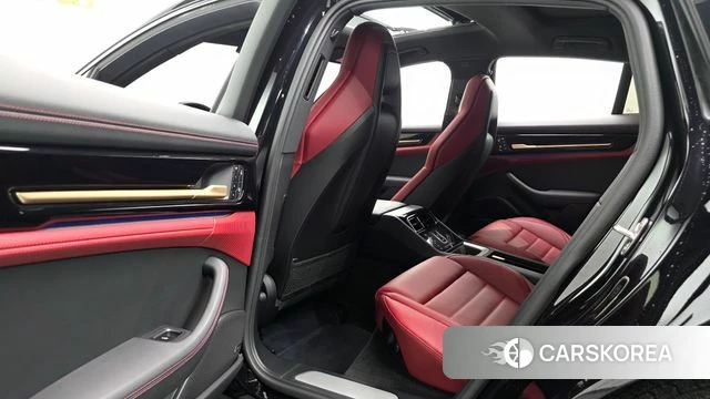 Porsche Panamera (976) 2024 Черный из Кореи, фото 2