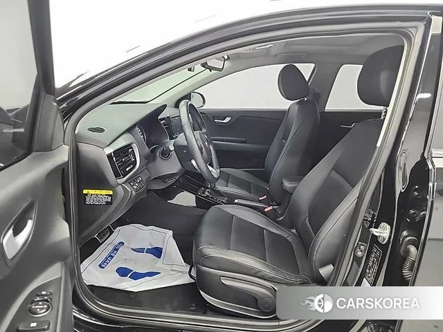 Kia Stonic 2018 Черный из Кореи, фото 2