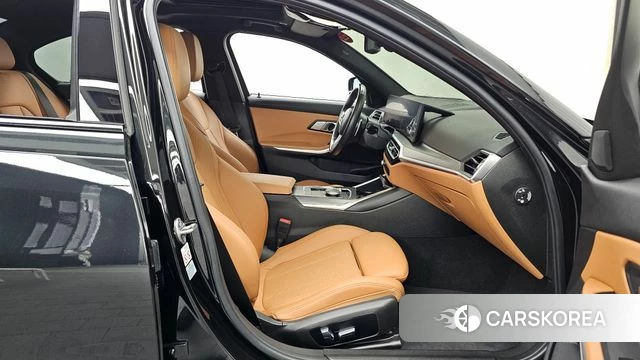 BMW 3 Series (G20) 2023 Черный из Кореи, фото 2