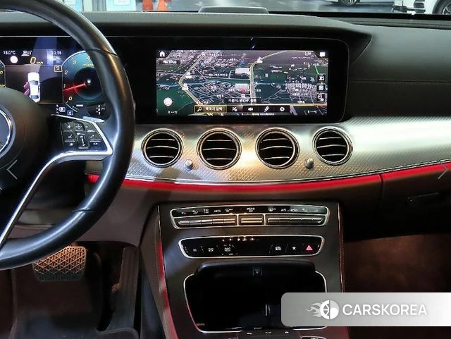 Mercedes-Benz E-Class W213 2021 Белый из Кореи, фото 2