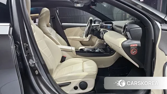 Mercedes-Benz A-Class W177 2019 Серебристо-серый из Кореи, фото 2