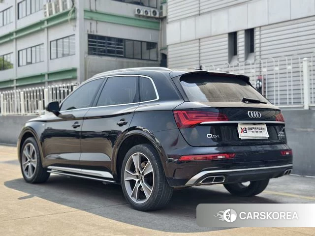 Audi Q5L 2022 Черный из Китая, фото 2