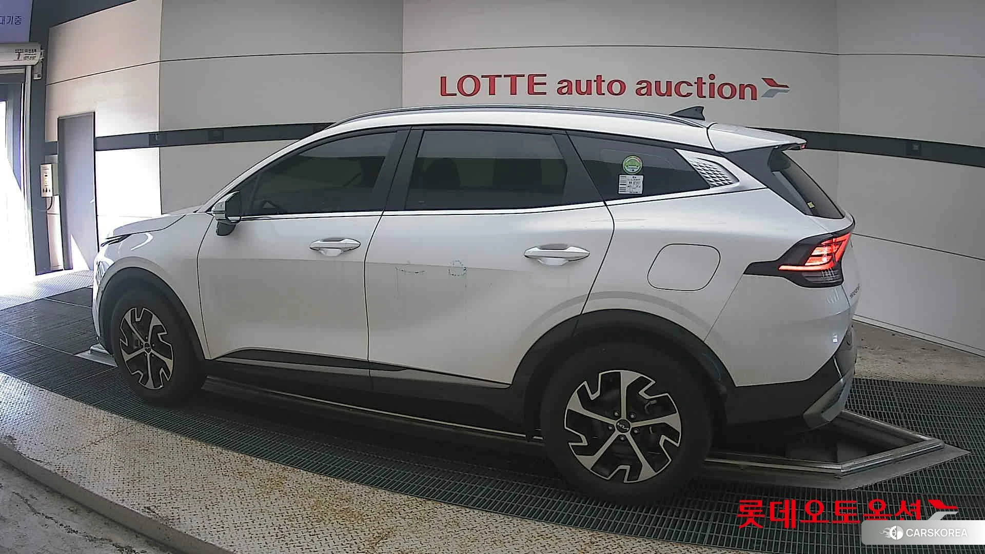 Kia Sportage Hybrid 2023 Snow White Pearl (optional) из Кореи, фото 2