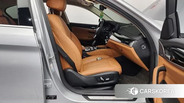 BMW 5 Series (G30) 2020 Серебряный из Кореи, фото 2