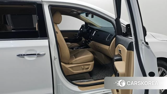 Kia The New Carnival 2019 Белый из Кореи, фото 2