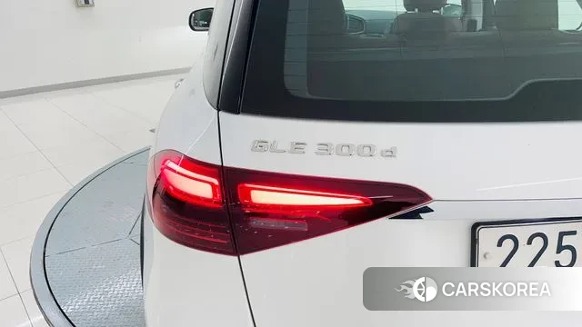 Mercedes-Benz GLE-Class W167 2025 Белый из Кореи, фото 2