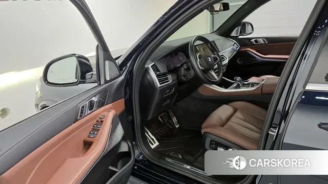 BMW X5 (G05) 2021 Черный из Кореи, фото 2