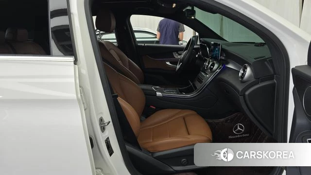 Mercedes-Benz GLC-Class X253 2021 Белый из Кореи, фото 2
