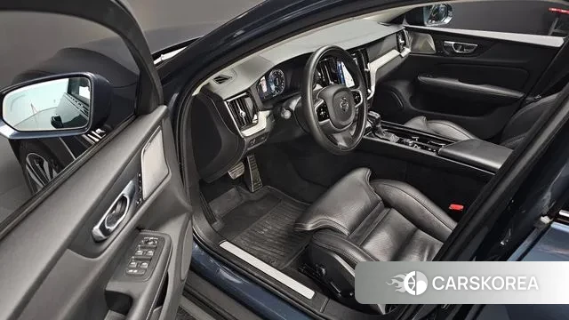 Volvo V60 Cross-Country 2nd Generation 2020 Синий из Кореи, фото 2