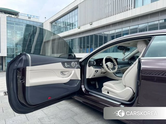 Mercedes-Benz E-class (imported) 2021 Коричневый из Китая, фото 2