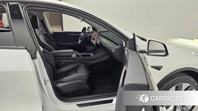 Tesla Model Y 2024 Белый из Кореи, фото 2