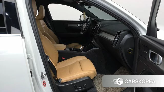 Volvo XC40 2020 Белый из Кореи, фото 2