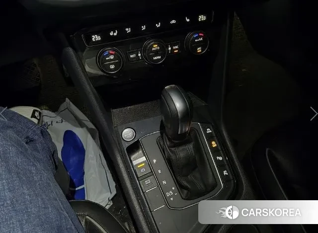 Volkswagen Tiguan second Generation 2020 Белый из Кореи, фото 2