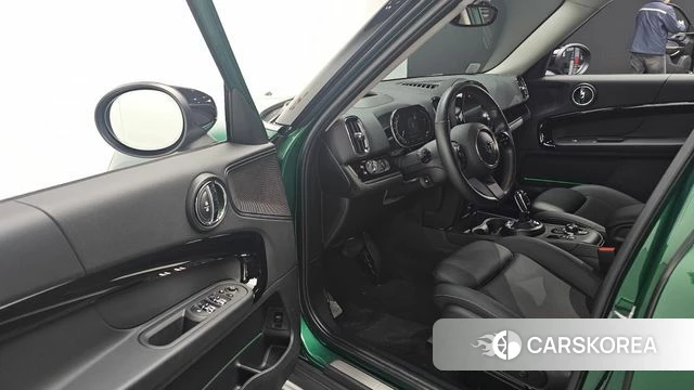 Mini Cooper Countryman 2023 Зеленый из Кореи, фото 2