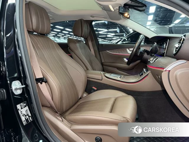Mercedes-Benz E-class PHEV 2022 Черный из Китая, фото 2